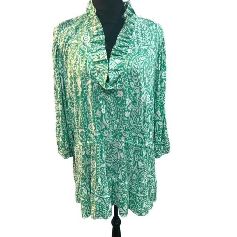 Crown & Ivy Womens Blouse Size 3X Green White Paisley Ruffle Neckline 3/4 Sleeve